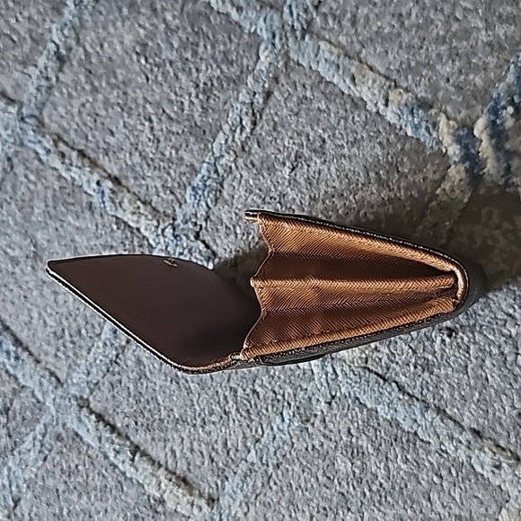 Authentic Wallet - Picture 6 of 10